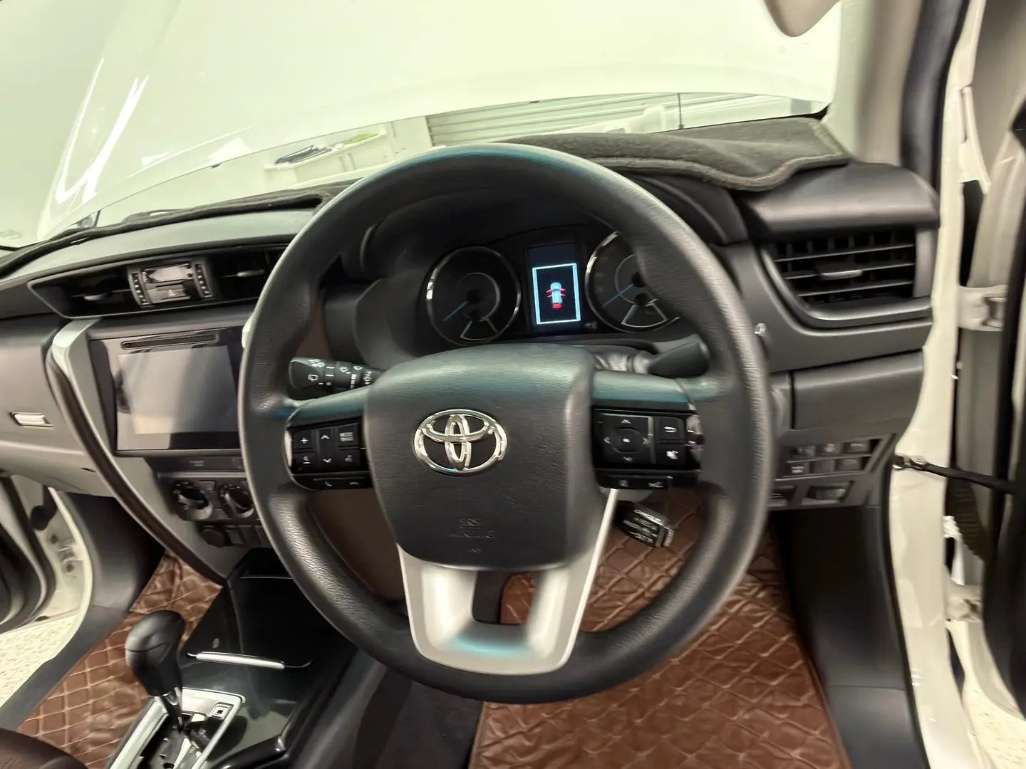 2019 Toyota Fortuner Gallery Image 17