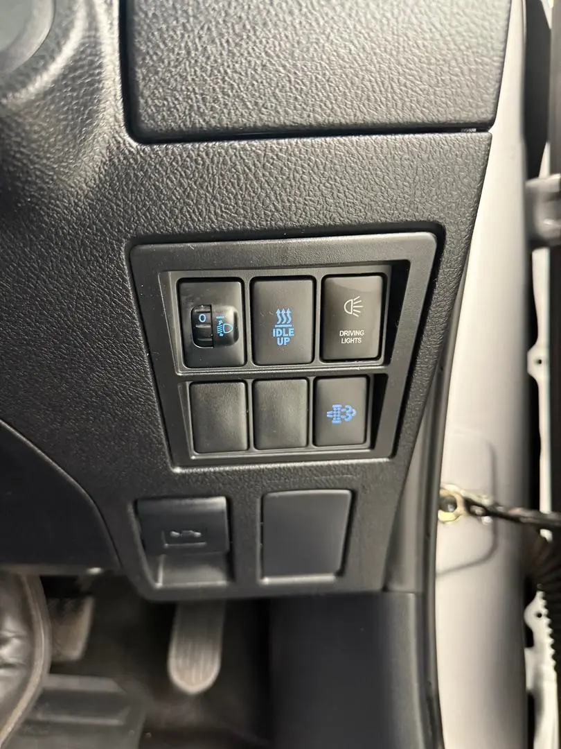 2022 Toyota Hilux Gallery Image 35