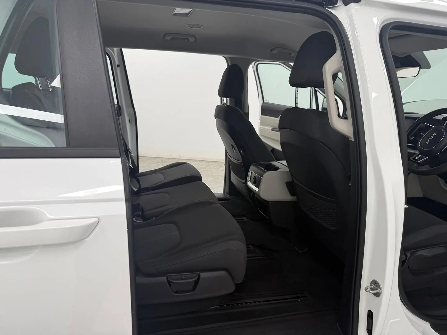 2023 Kia Carnival Gallery Image 16
