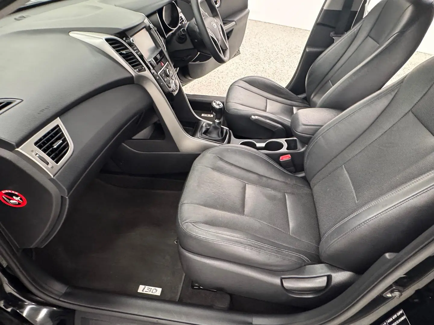 2016 Hyundai i30 Gallery Image 14