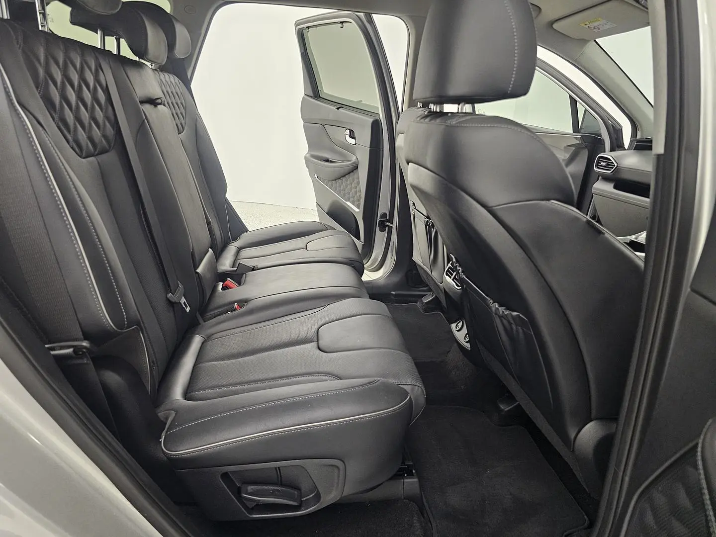 2022 Hyundai Santa Fe Gallery Image 23