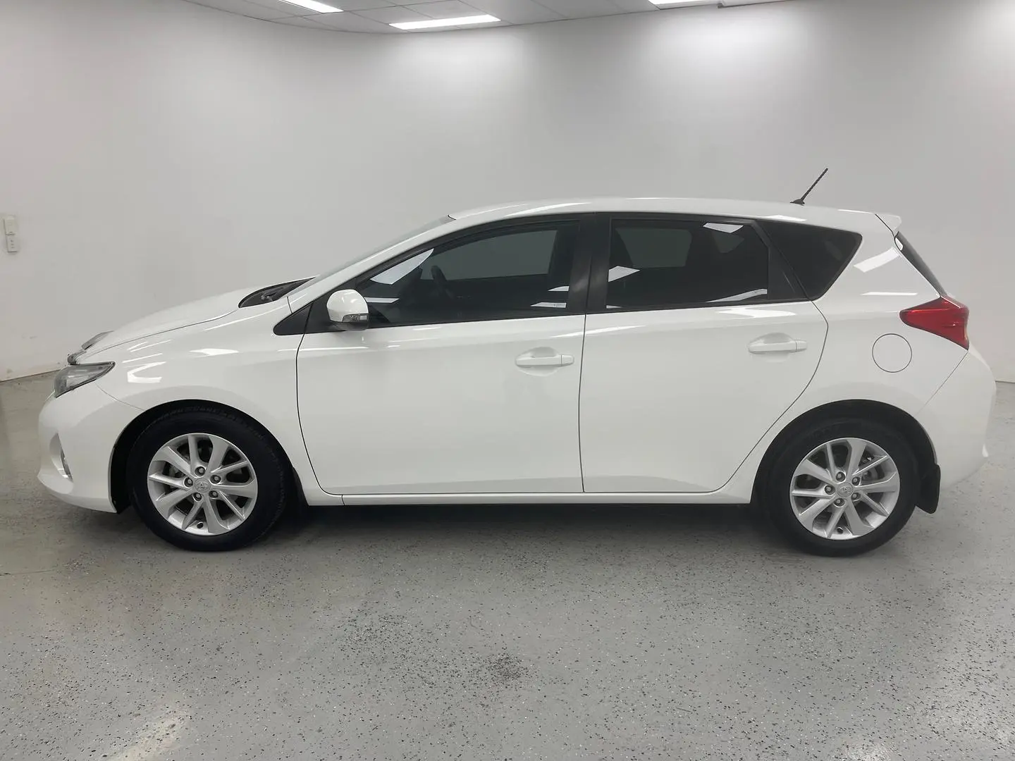 2014 Toyota Corolla Gallery Image 6