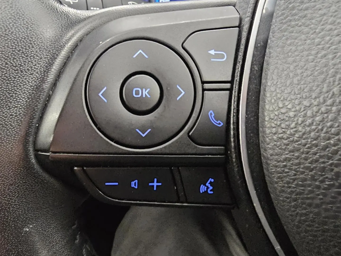 2022 Toyota RAV4 Gallery Image 36