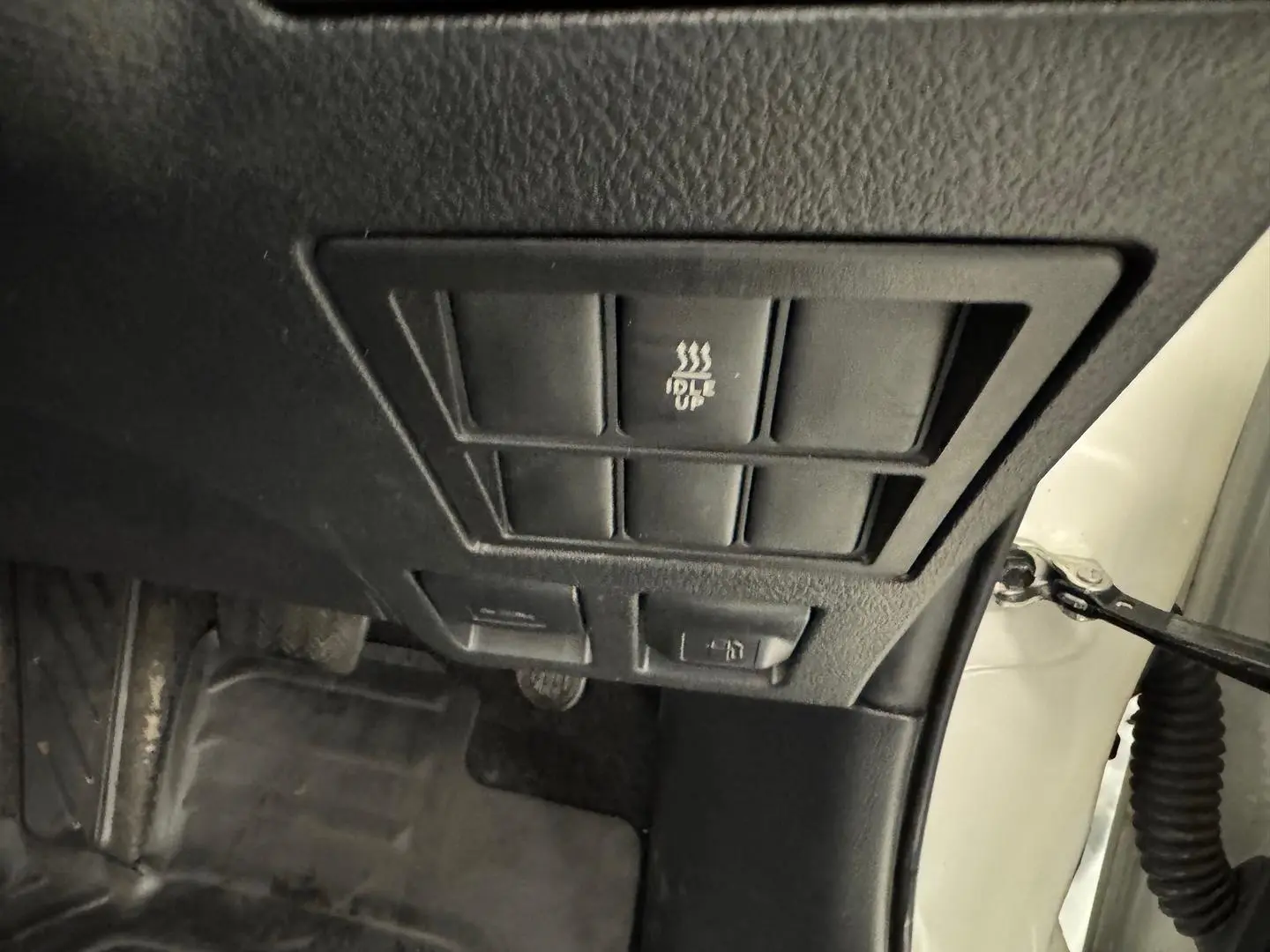 2017 Toyota Hilux Gallery Image 19