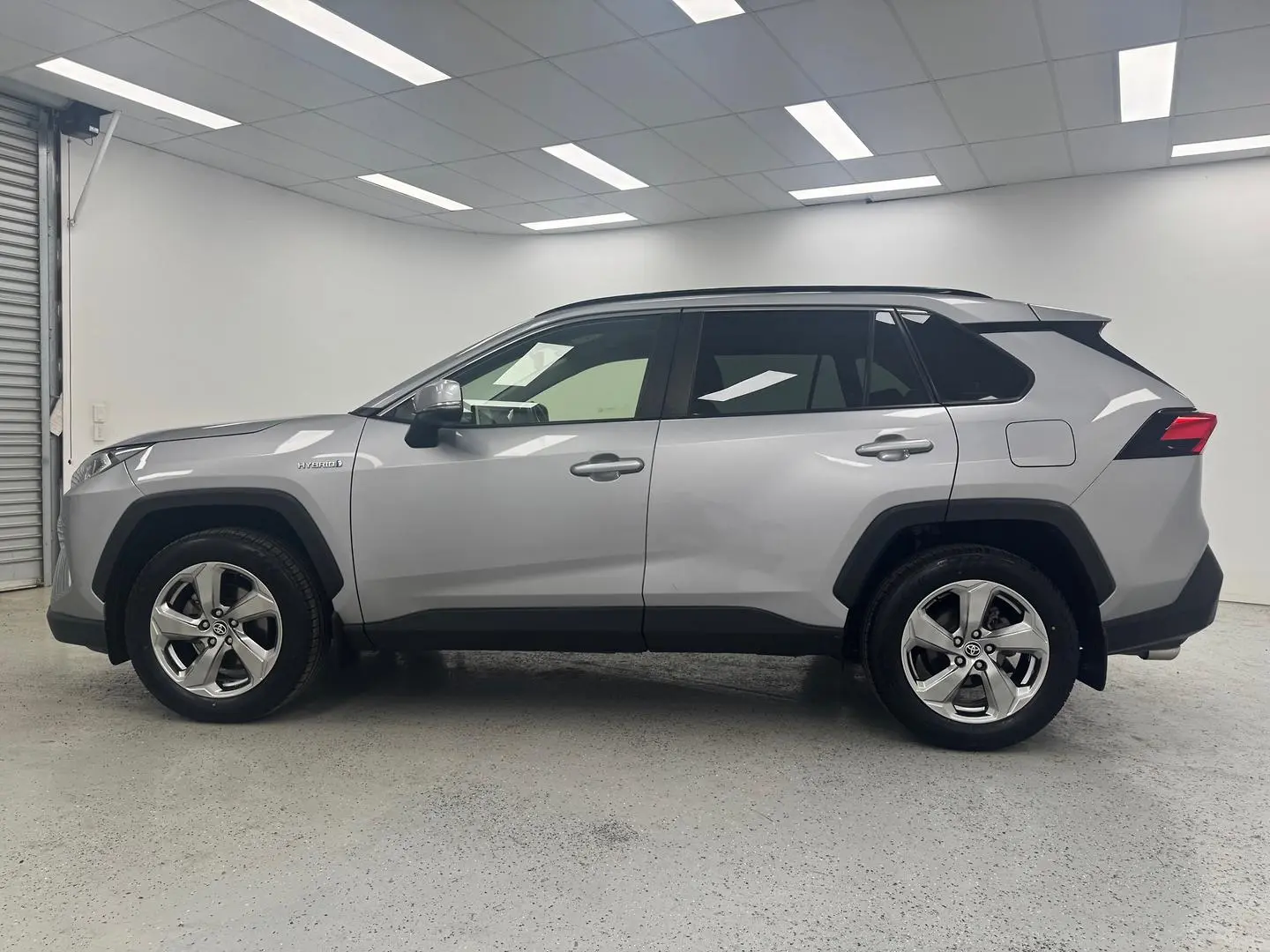 2020 Toyota RAV4 Gallery Image 5