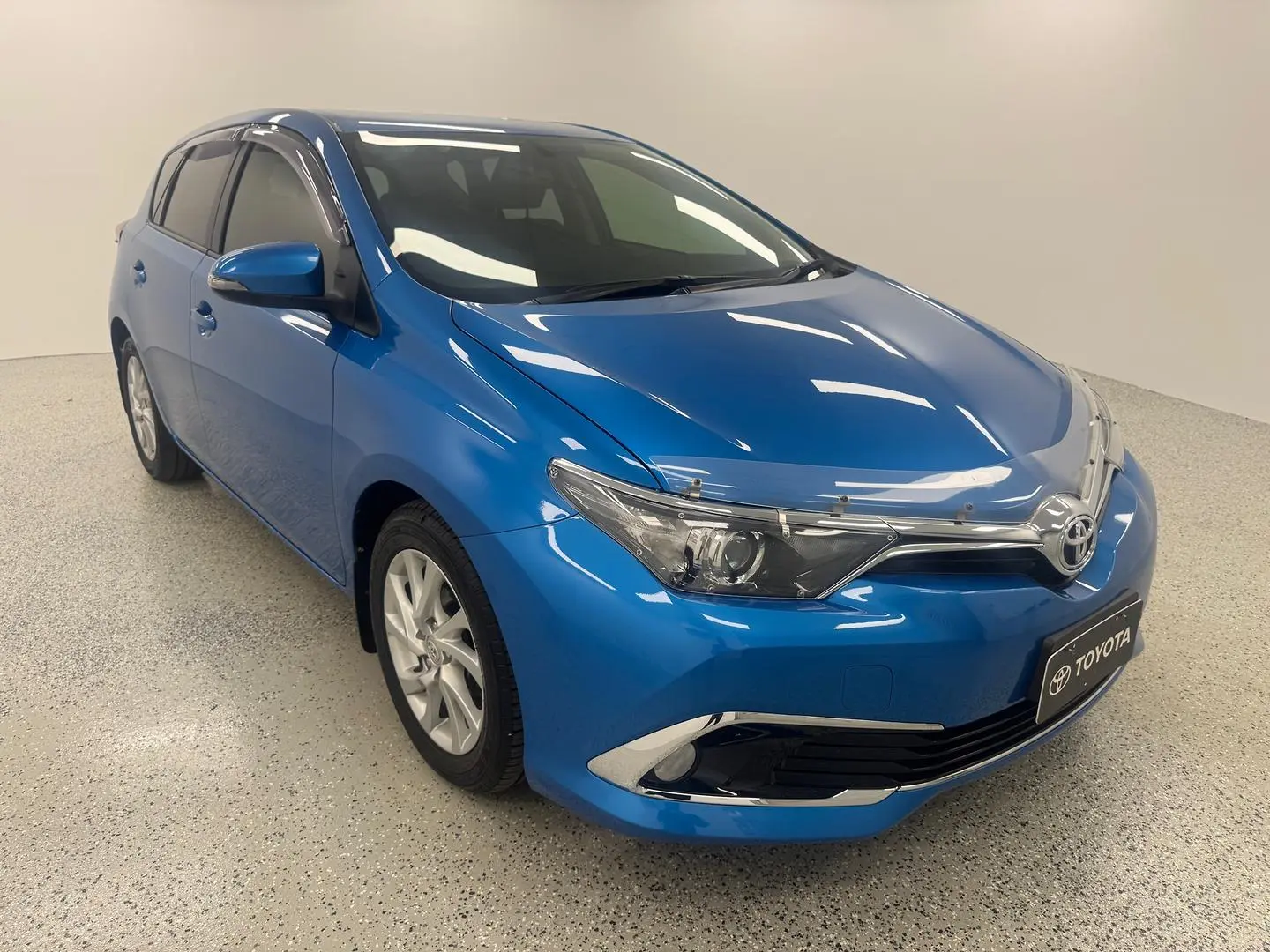2017 Toyota Corolla Gallery Image 1