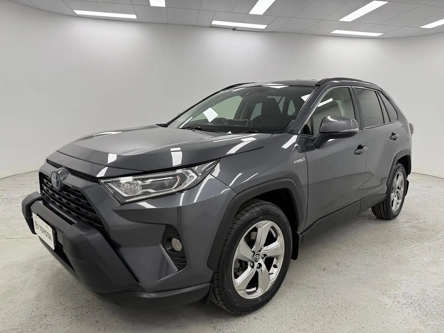 2019 Toyota RAV4 Gallery Image 8