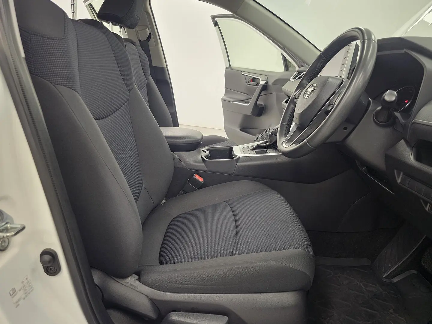 2022 Toyota RAV4 Gallery Image 24