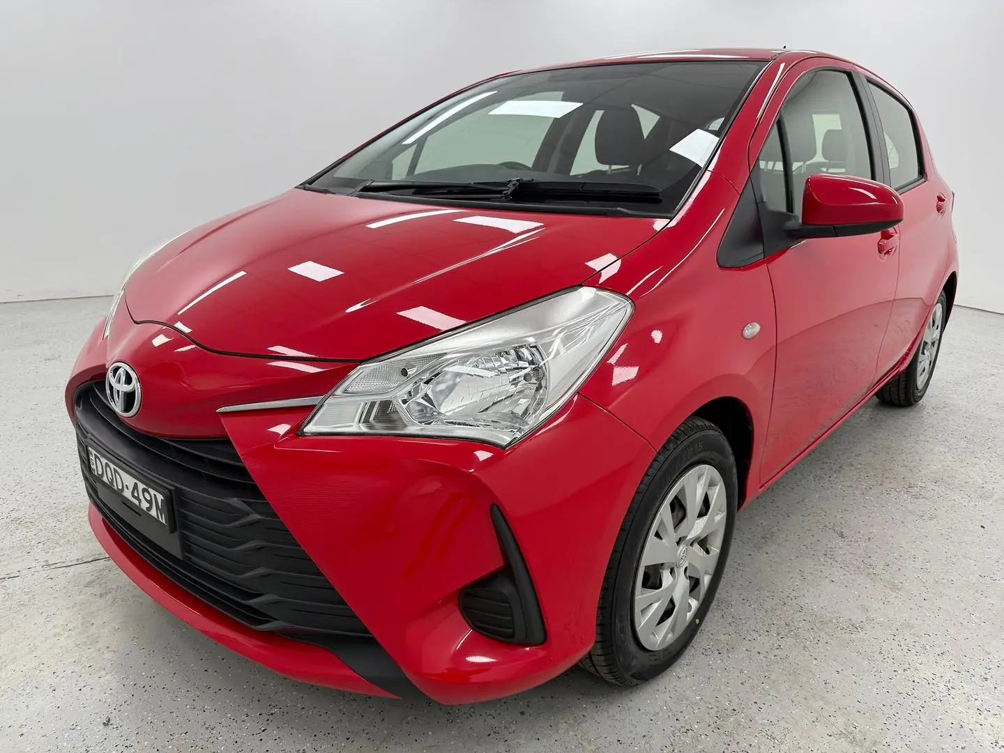 2017 Toyota Yaris Gallery Image 7
