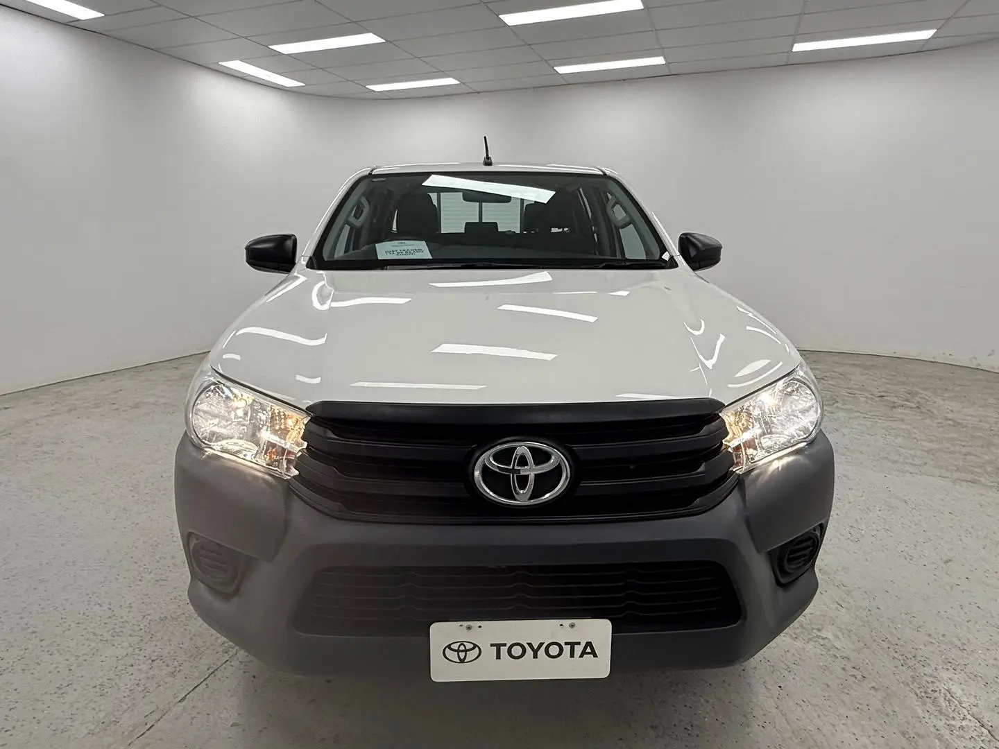 2017 Toyota Hilux Gallery Image 38