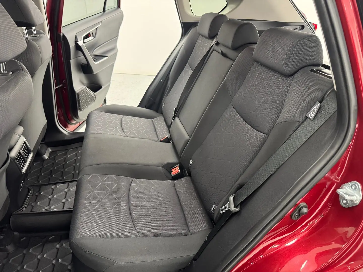 2020 Toyota RAV4 Gallery Image 29