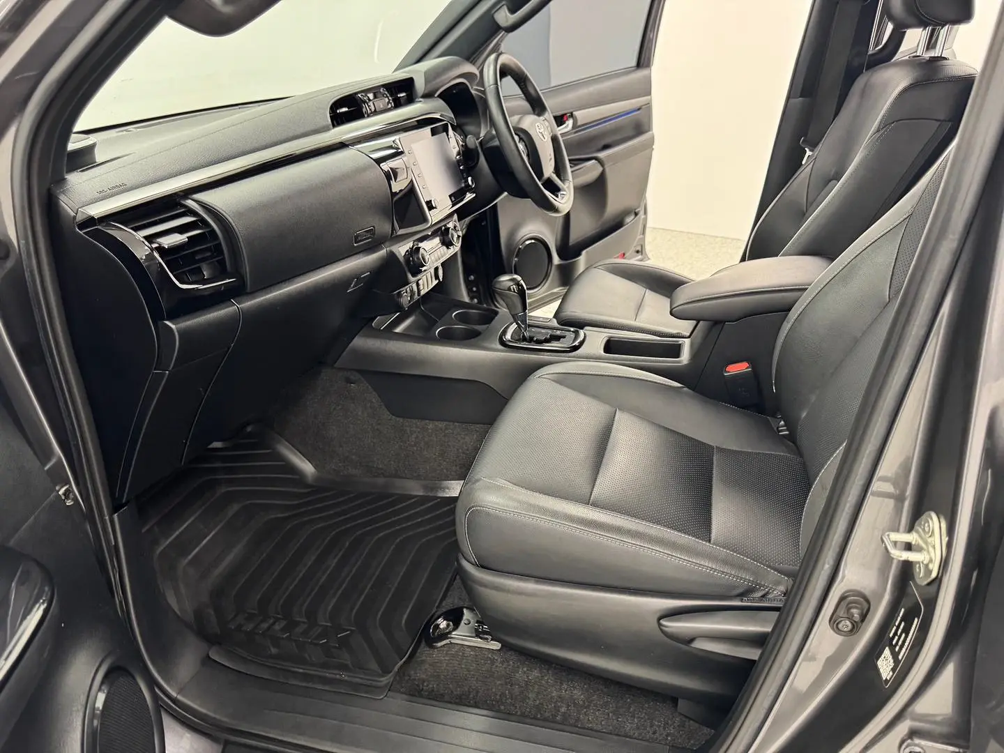 2022 Toyota Hilux Gallery Image 14