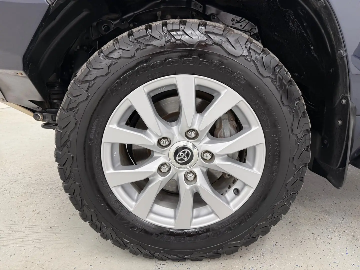 2018 Toyota Landcruiser Gallery Image 11