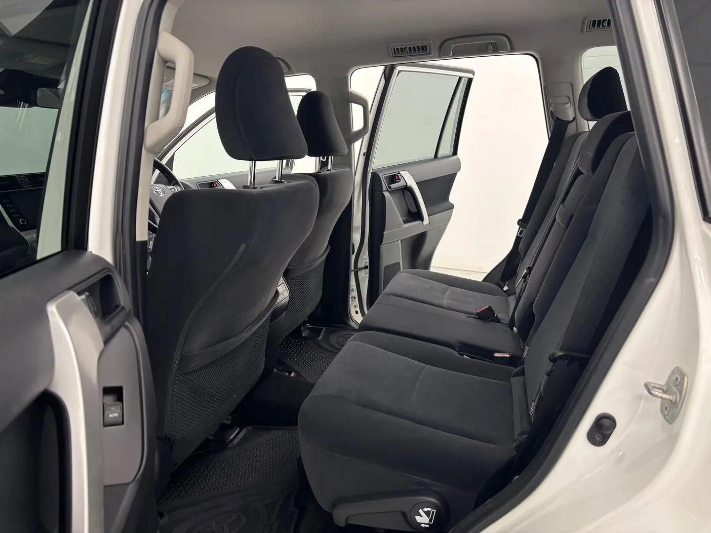 2023 Toyota Landcruiser Prado Gallery Image 20