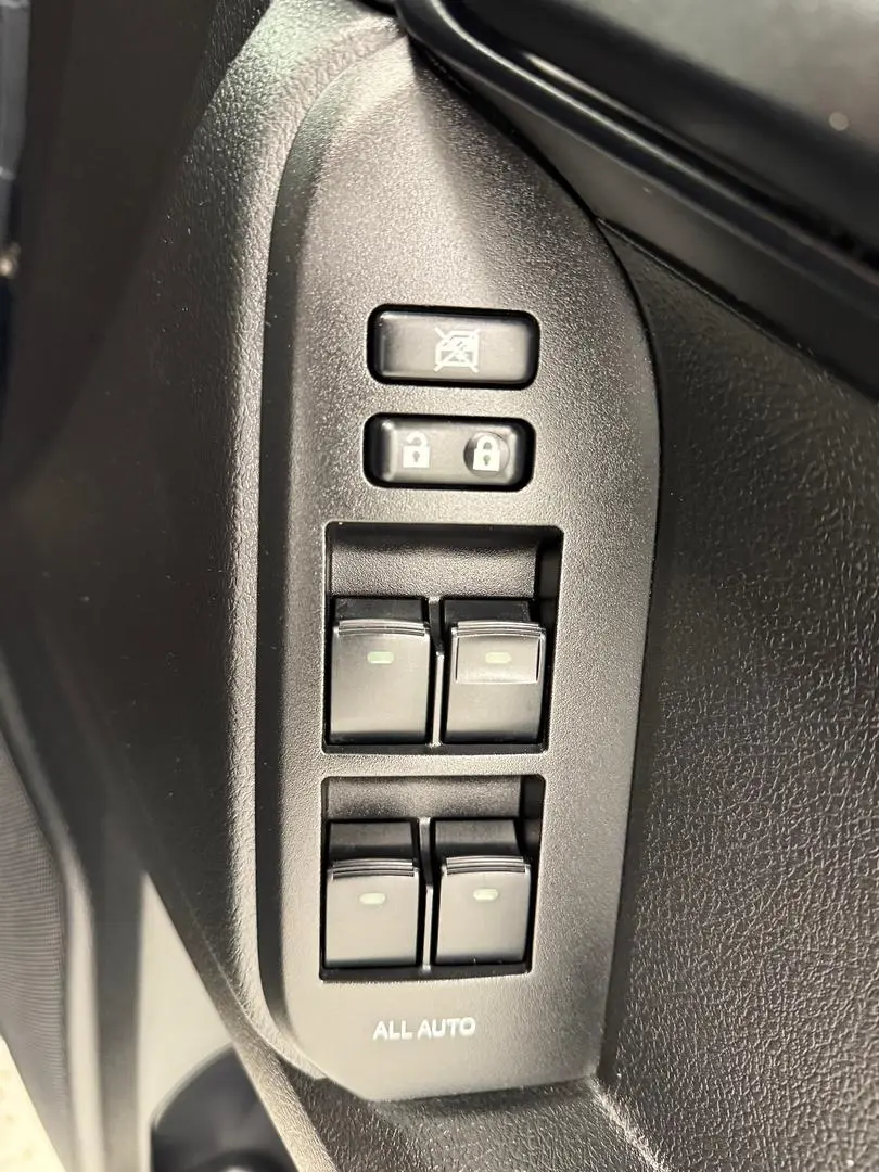 2016 Toyota Landcruiser Prado Gallery Image 28