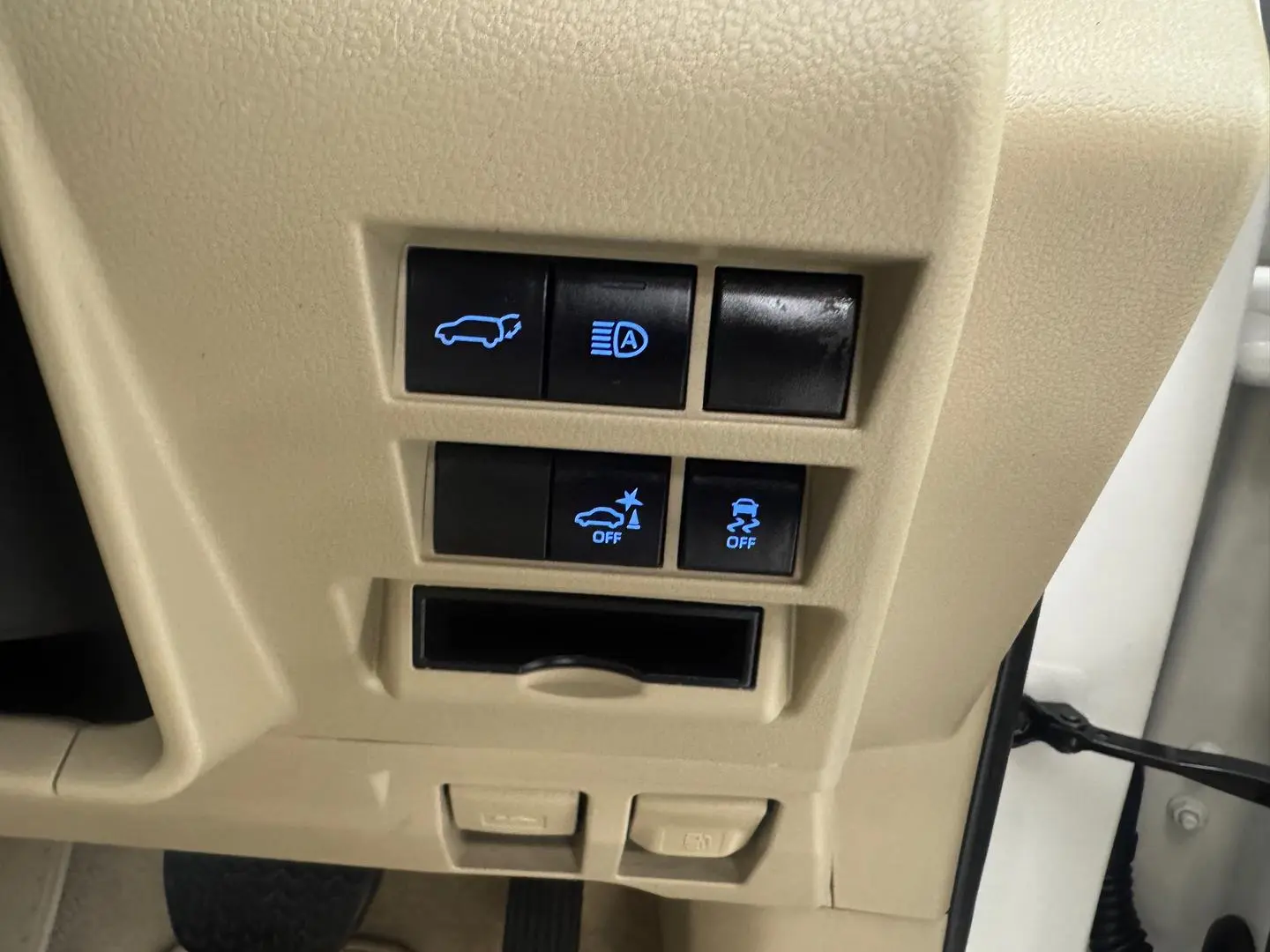 2022 Toyota Landcruiser Gallery Image 36