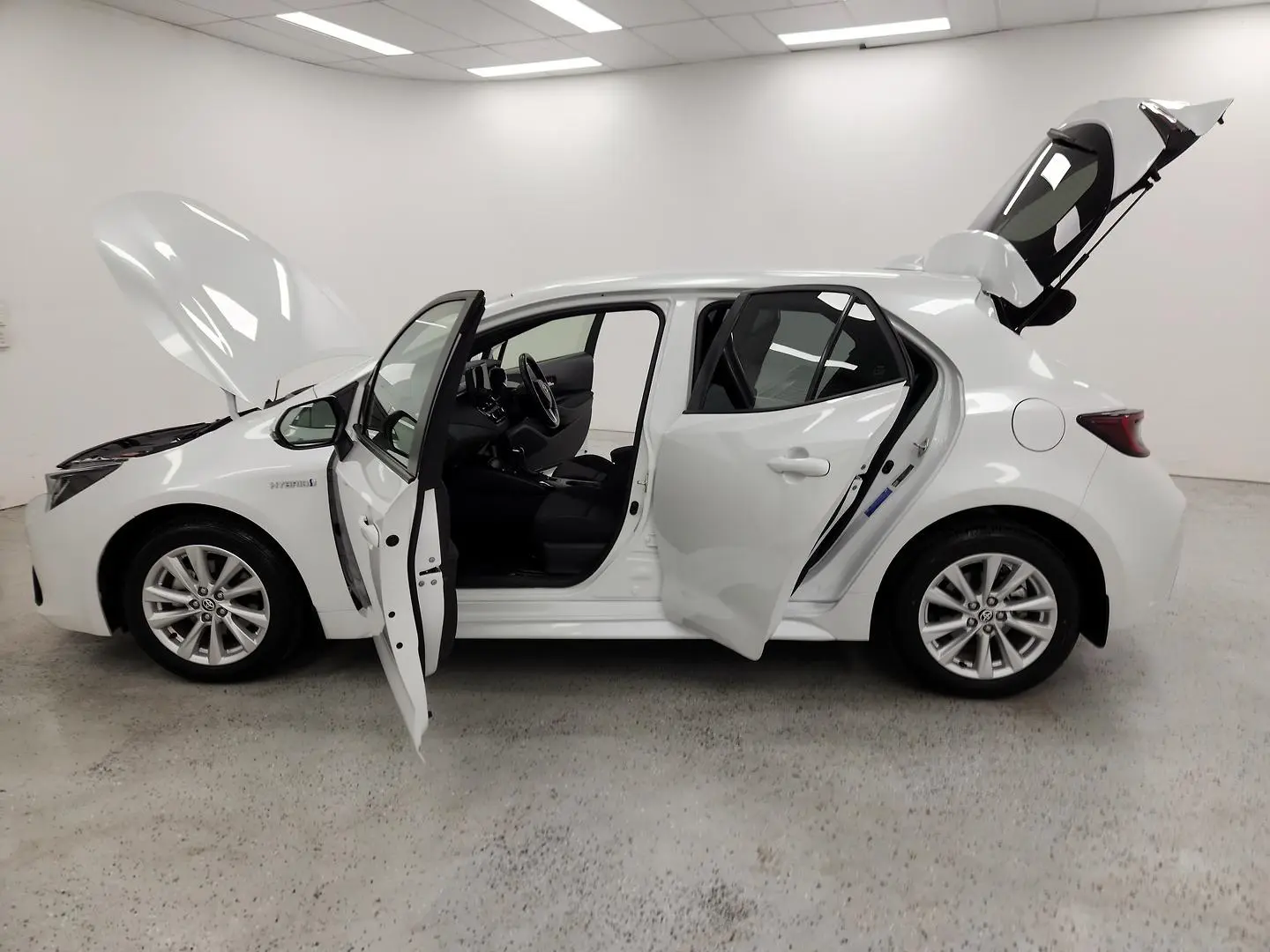 2023 Toyota Corolla Gallery Image 13