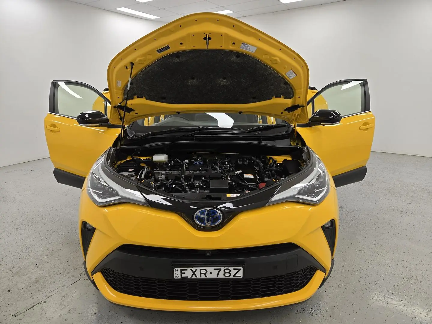 2022 Toyota C-HR Gallery Image 15