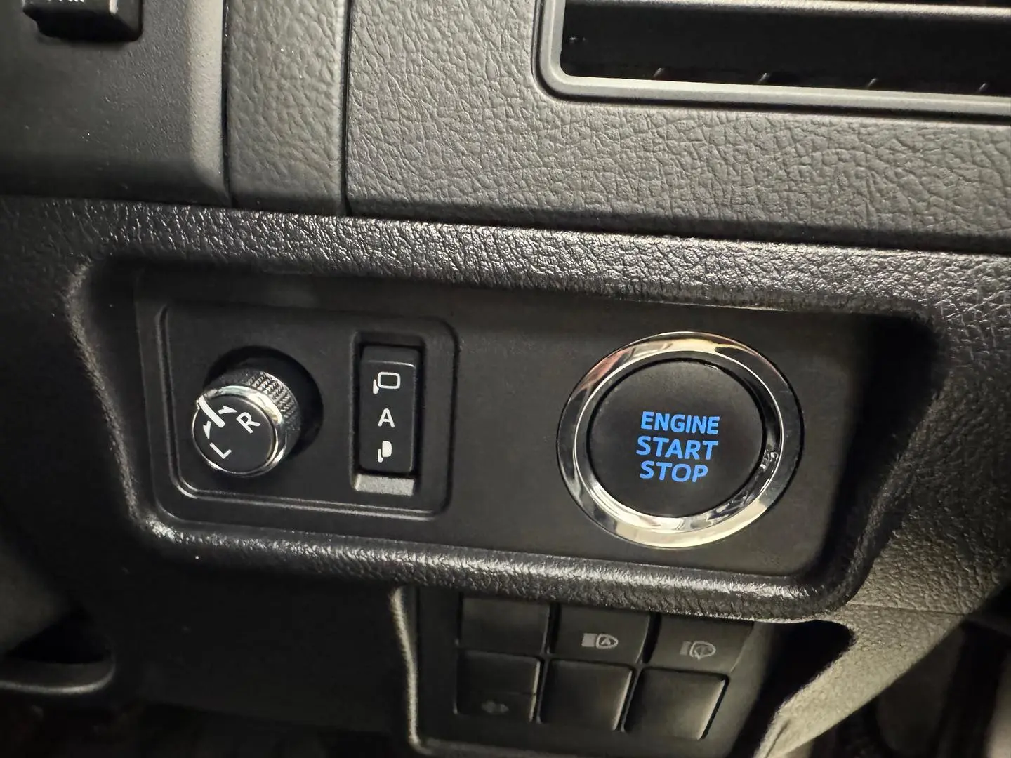 2023 Toyota Landcruiser Prado Gallery Image 17