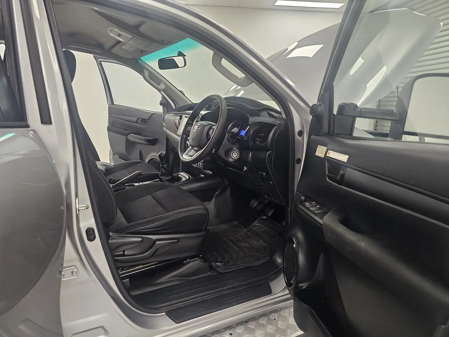 2018 Toyota Hilux Gallery Image 24