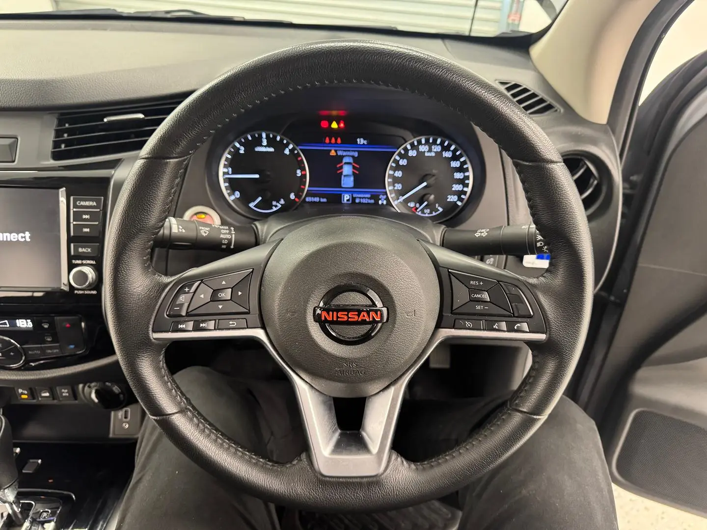 2021 Nissan Navara Gallery Image 20