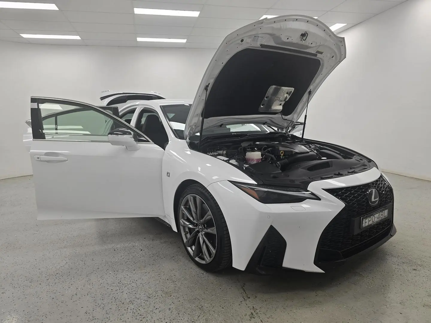 2021 Lexus IS Gallery Image 8
