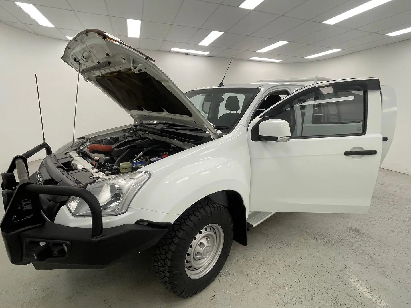 2019 Isuzu D-Max Gallery Image 13