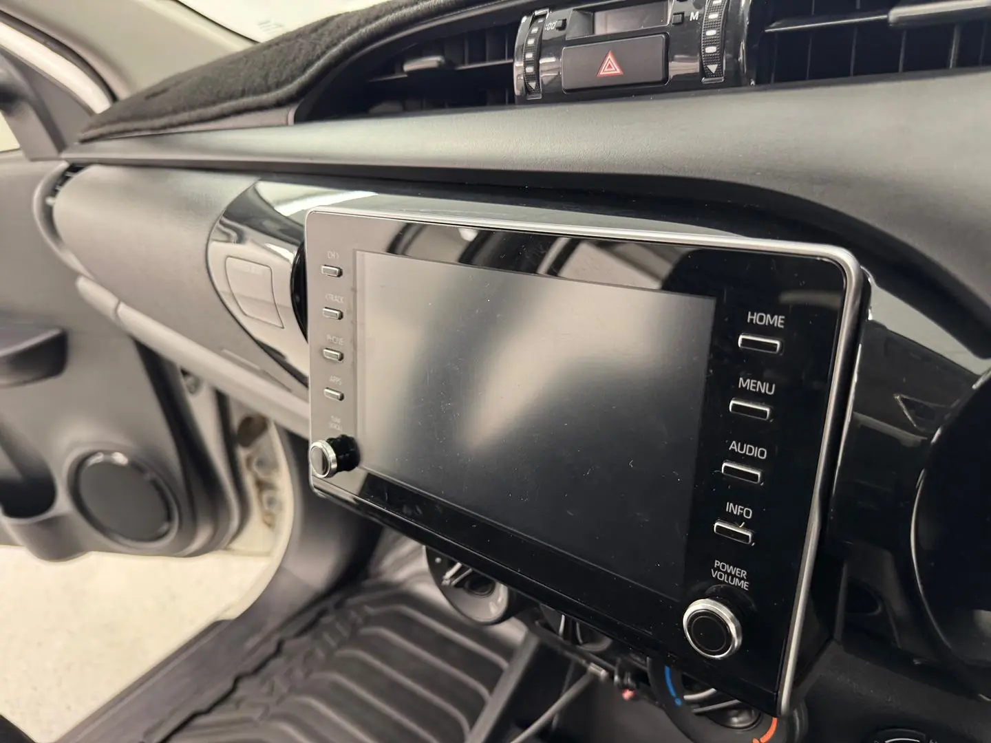 2023 Toyota Hilux Gallery Image 17