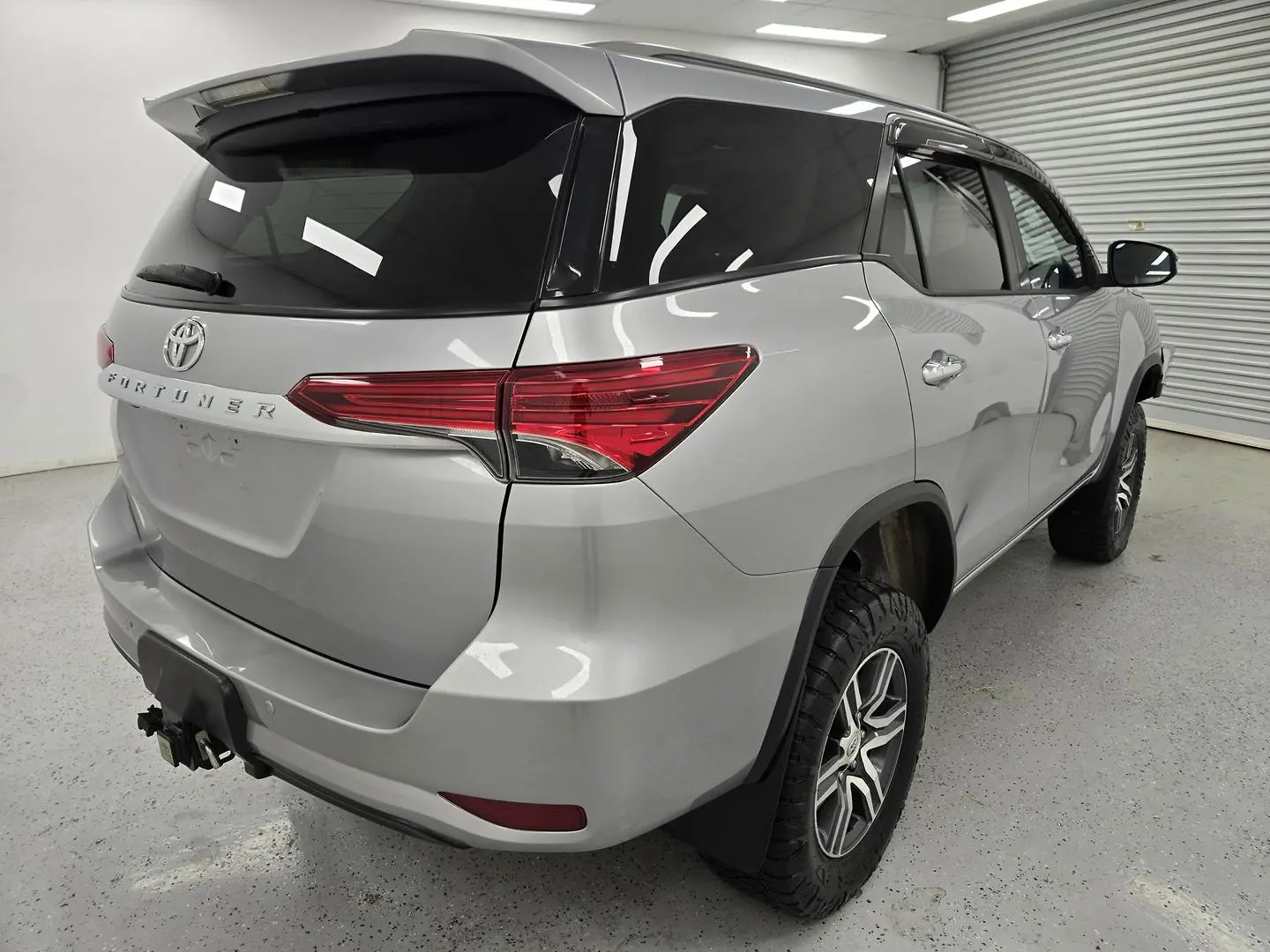 2015 Toyota Fortuner Gallery Image 3