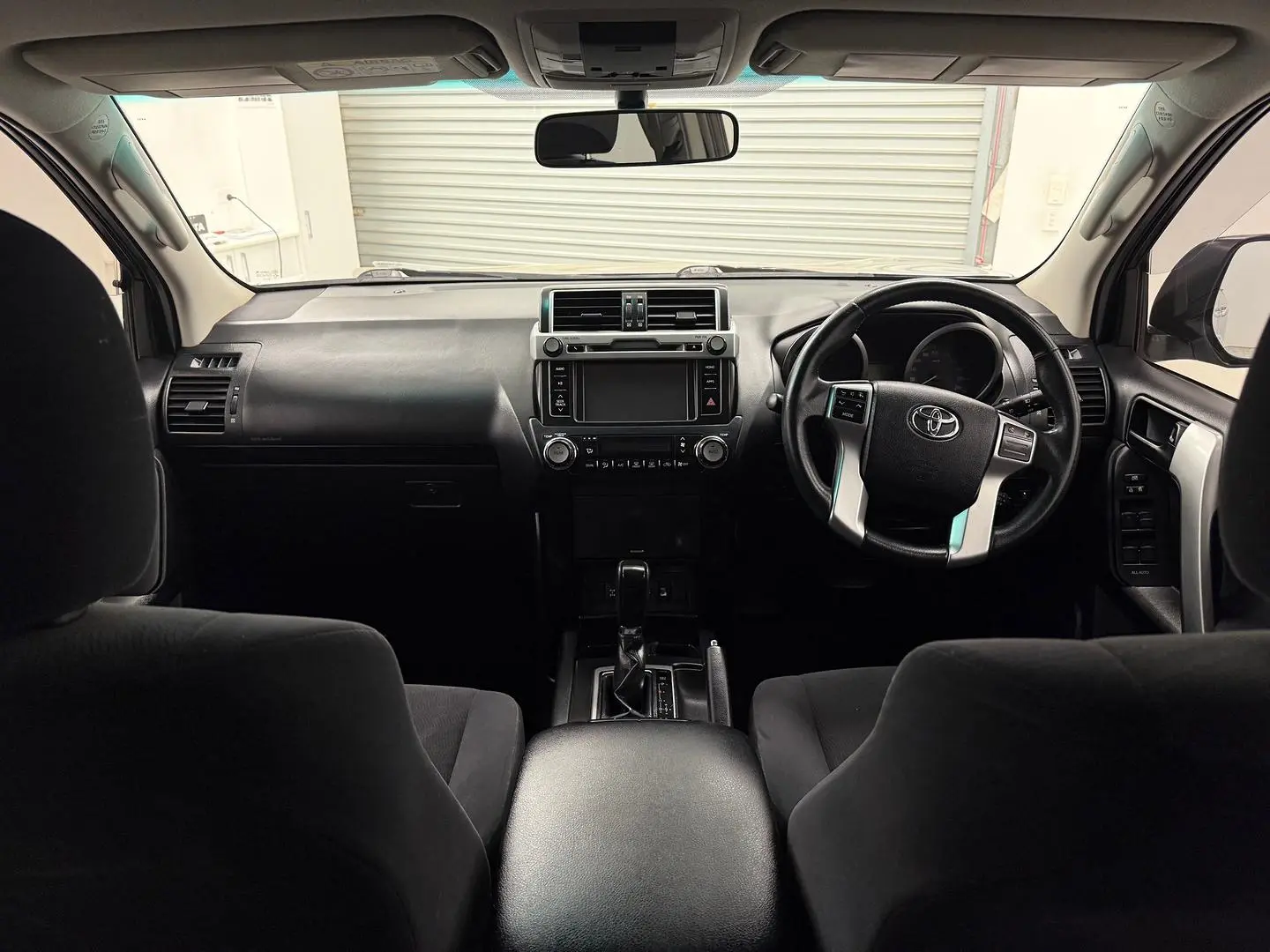 2015 Toyota Landcruiser Prado Gallery Image 23