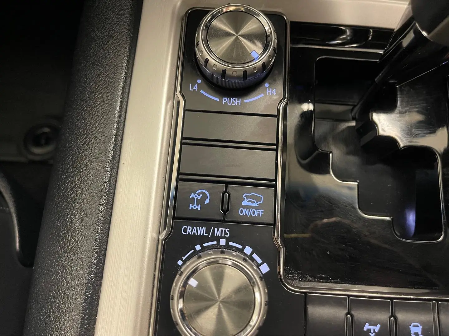 2019 Toyota Landcruiser Gallery Image 34