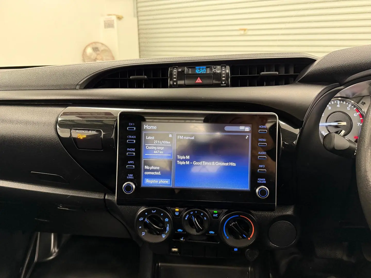 2022 Toyota Hilux Gallery Image 19