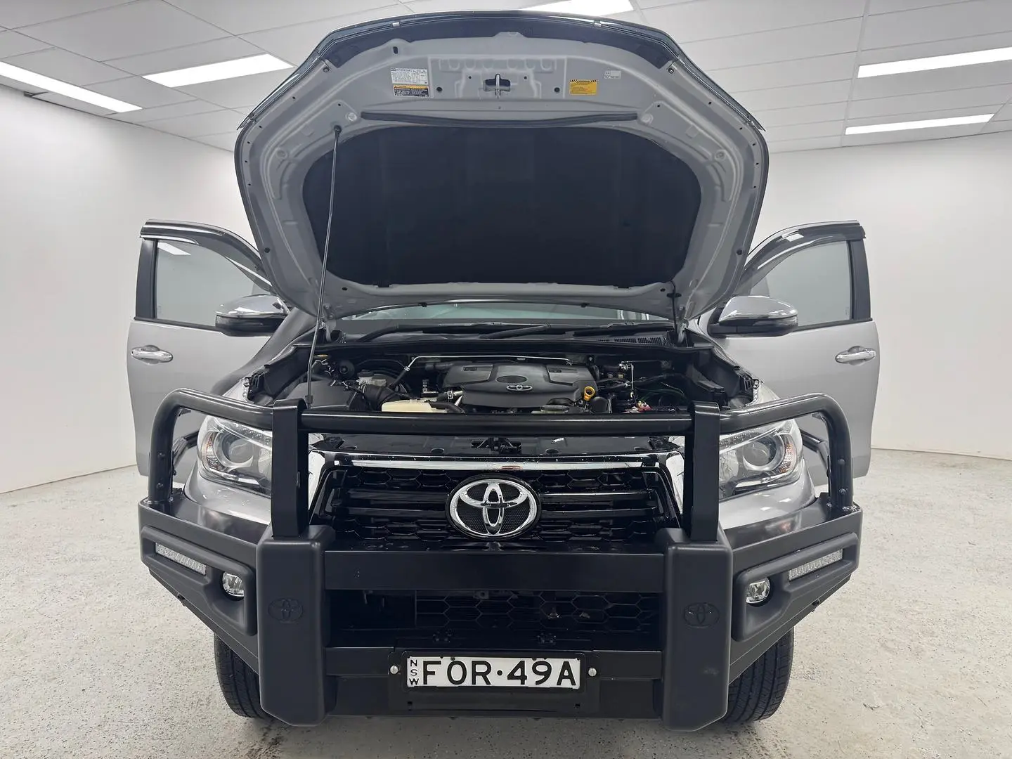 2018 Toyota Hilux Gallery Image 16
