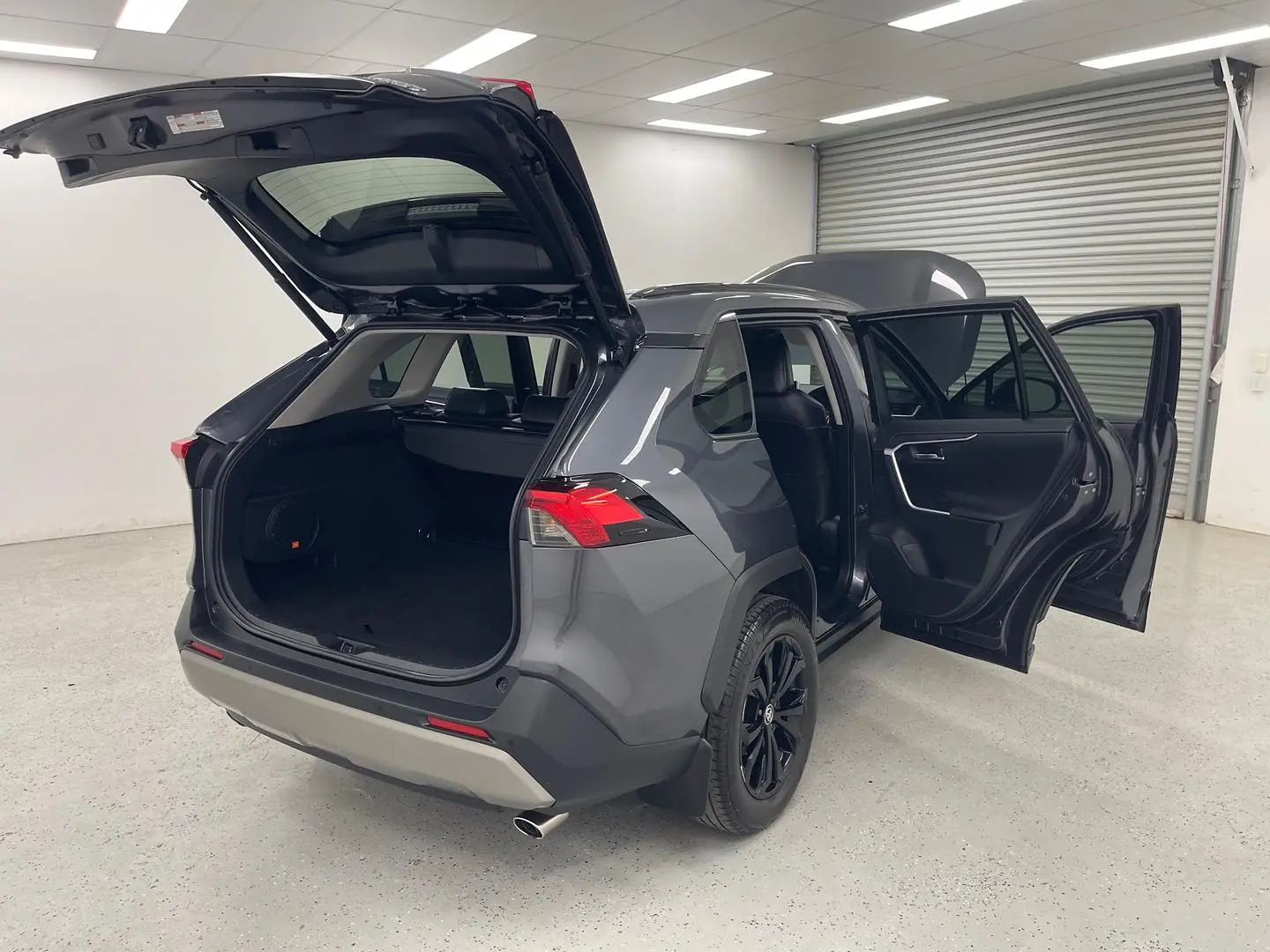 2022 Toyota RAV4 Gallery Image 10