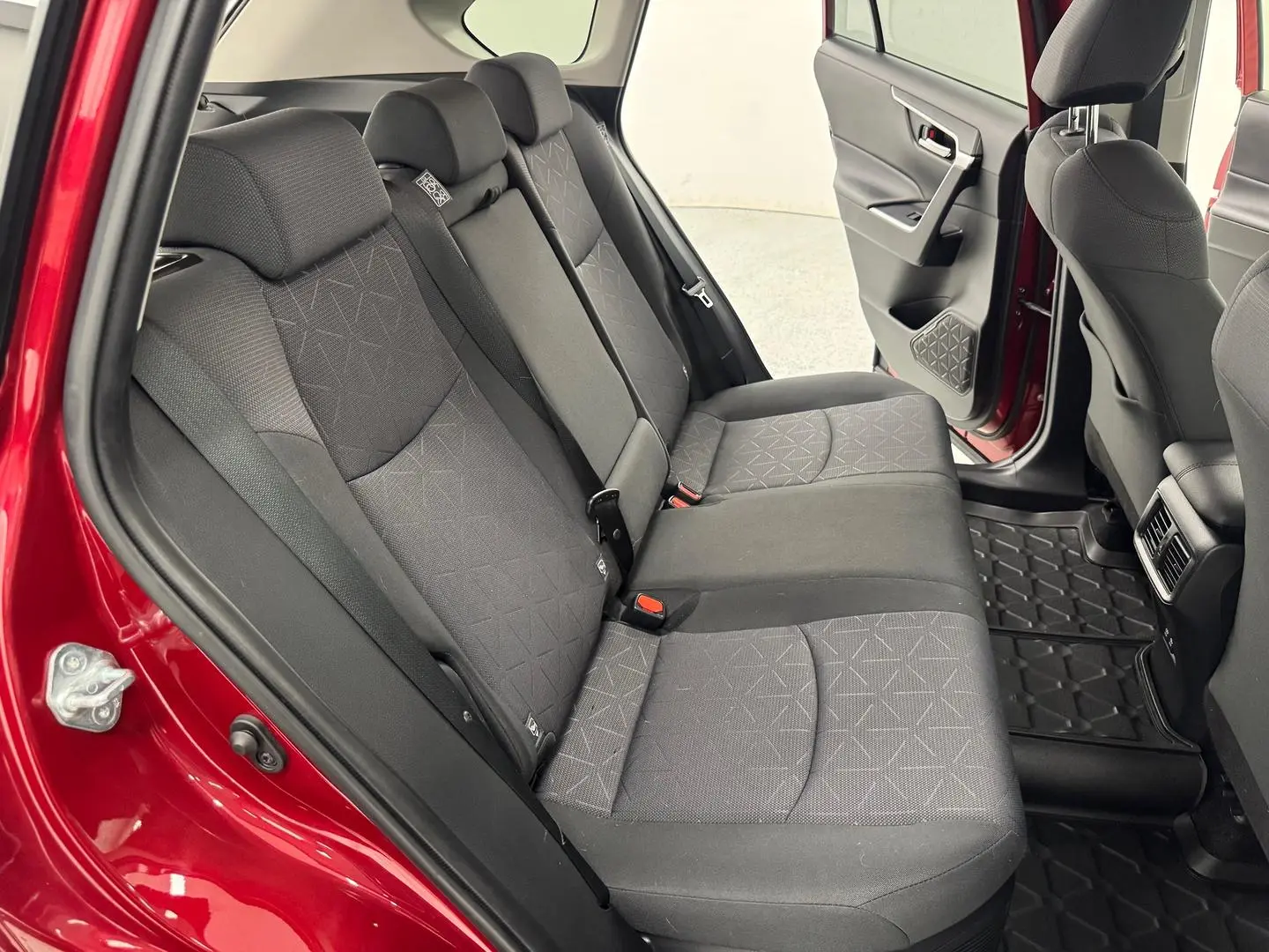 2020 Toyota RAV4 Gallery Image 27
