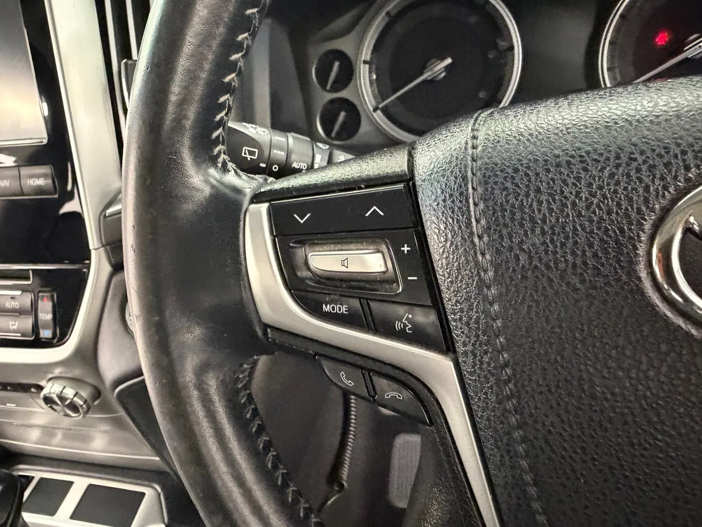 2018 Toyota Landcruiser Gallery Image 15