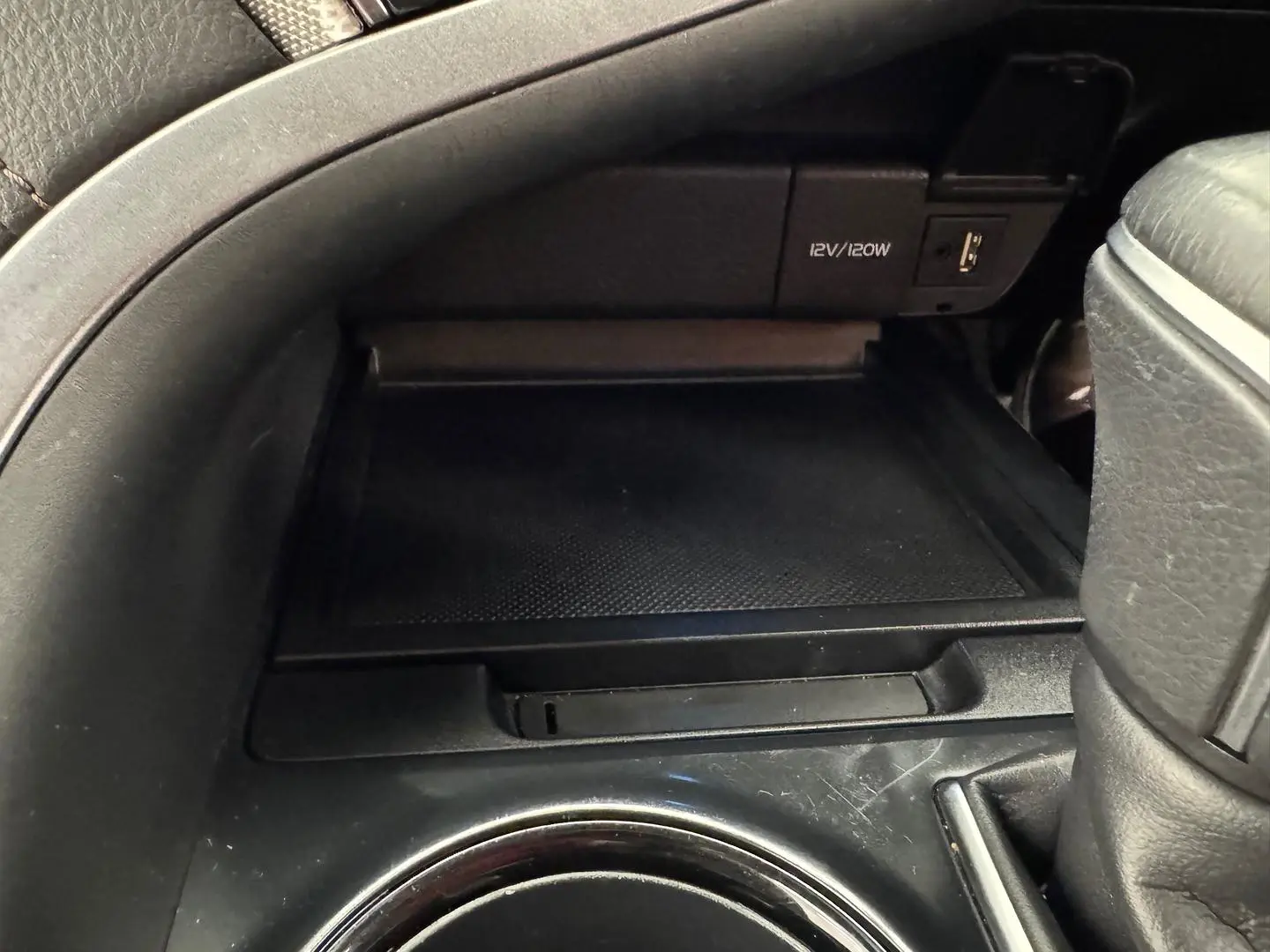 2019 Toyota Camry Gallery Image 23