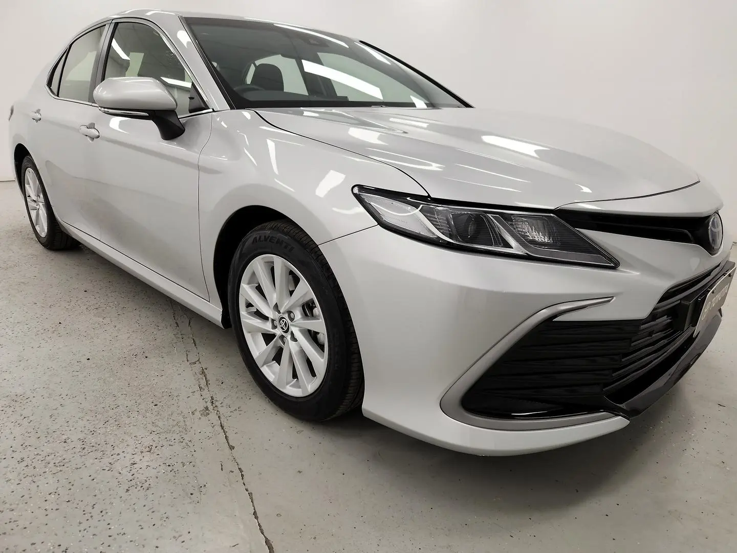 2023 Toyota Camry Gallery Image 1