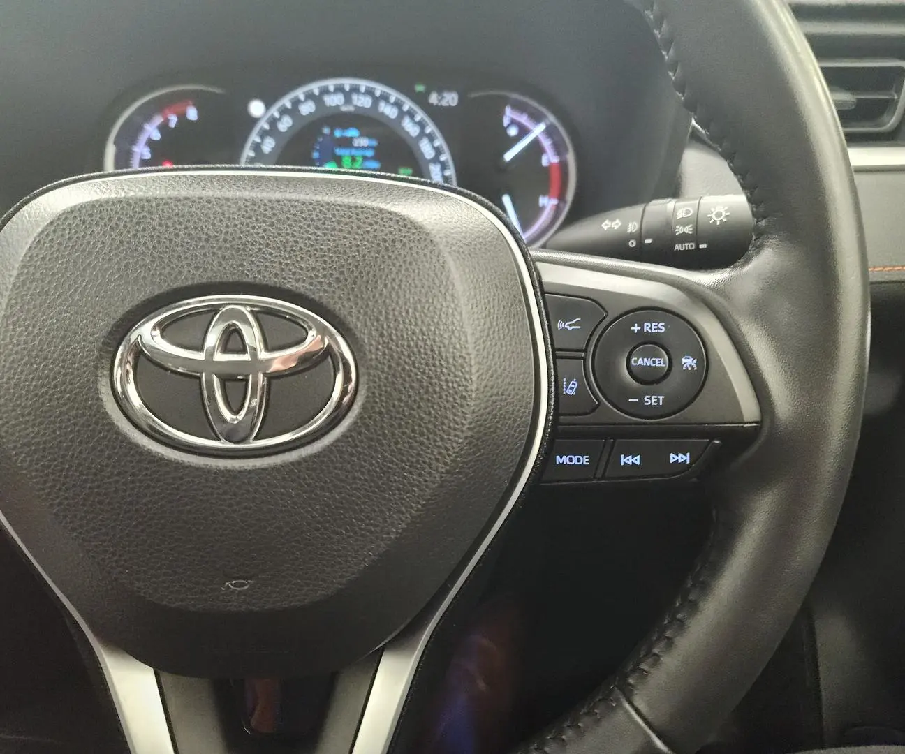 2019 Toyota RAV4 Gallery Image 28