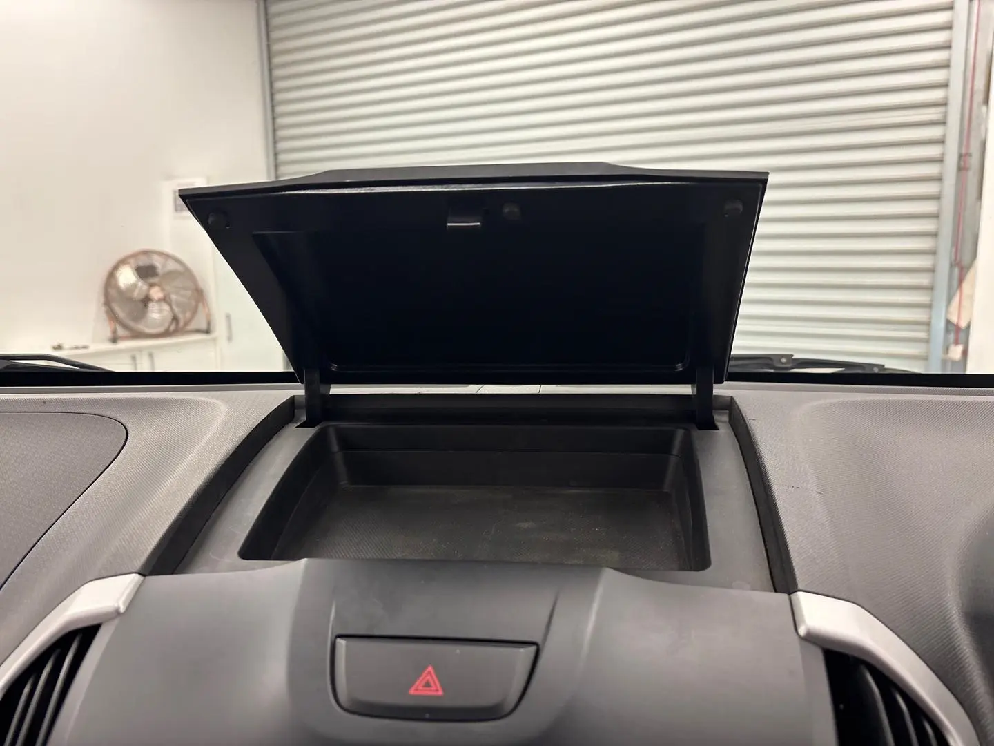 2017 Isuzu D-MAX Gallery Image 32