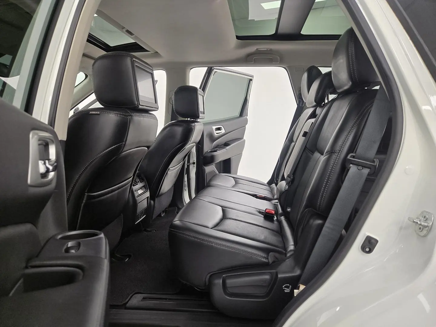 2017 Nissan Pathfinder Gallery Image 17