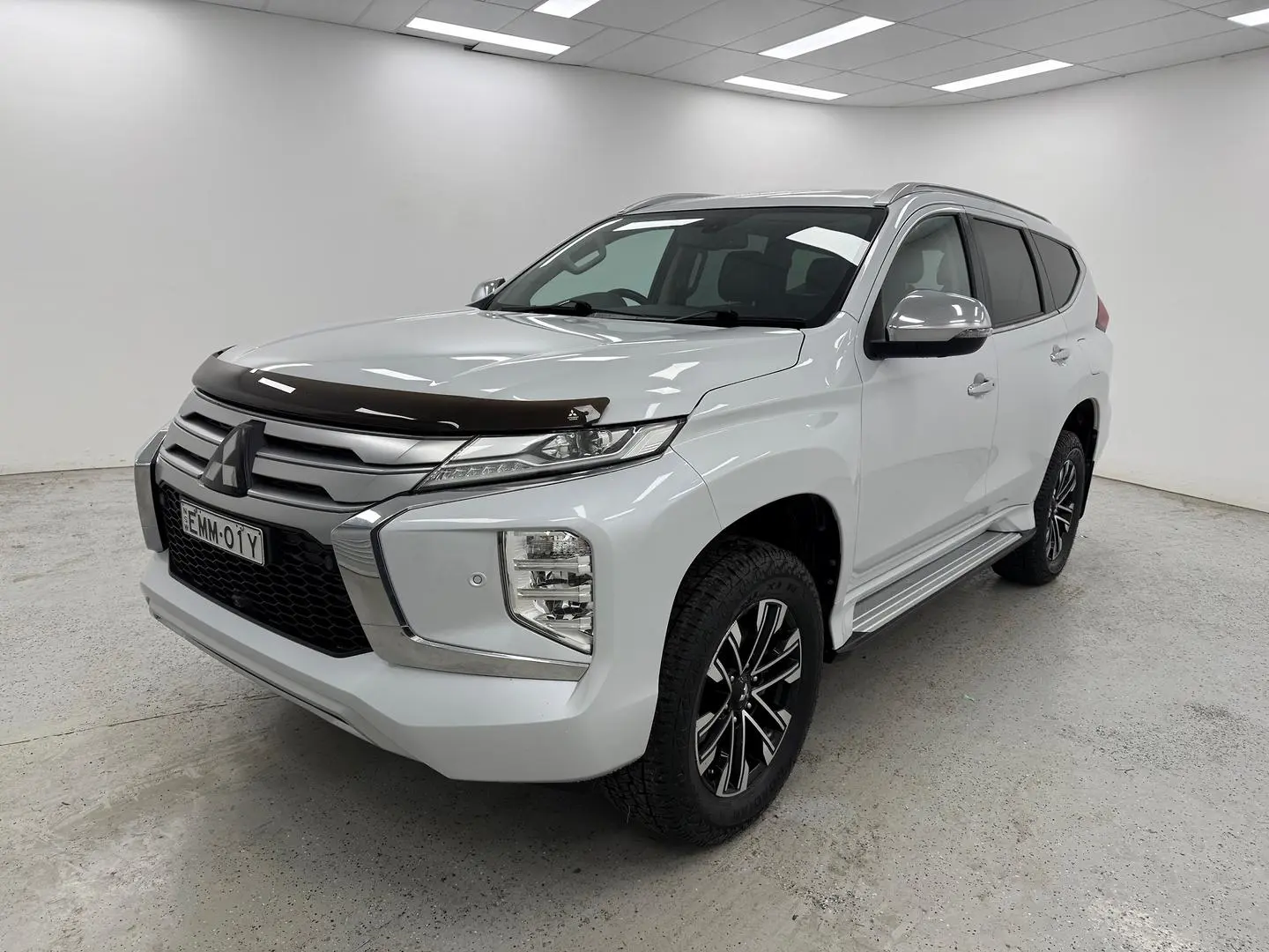 2021 Mitsubishi Pajero Sport Gallery Image 7