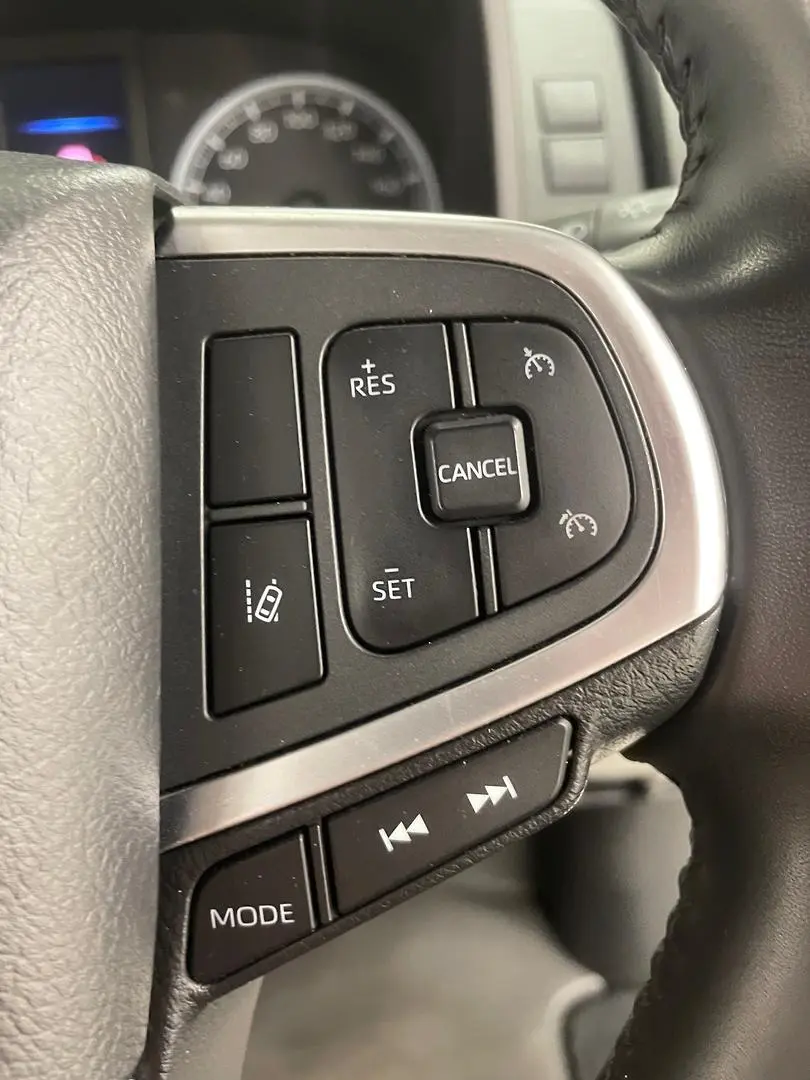 2019 Toyota Hiace Gallery Image 17