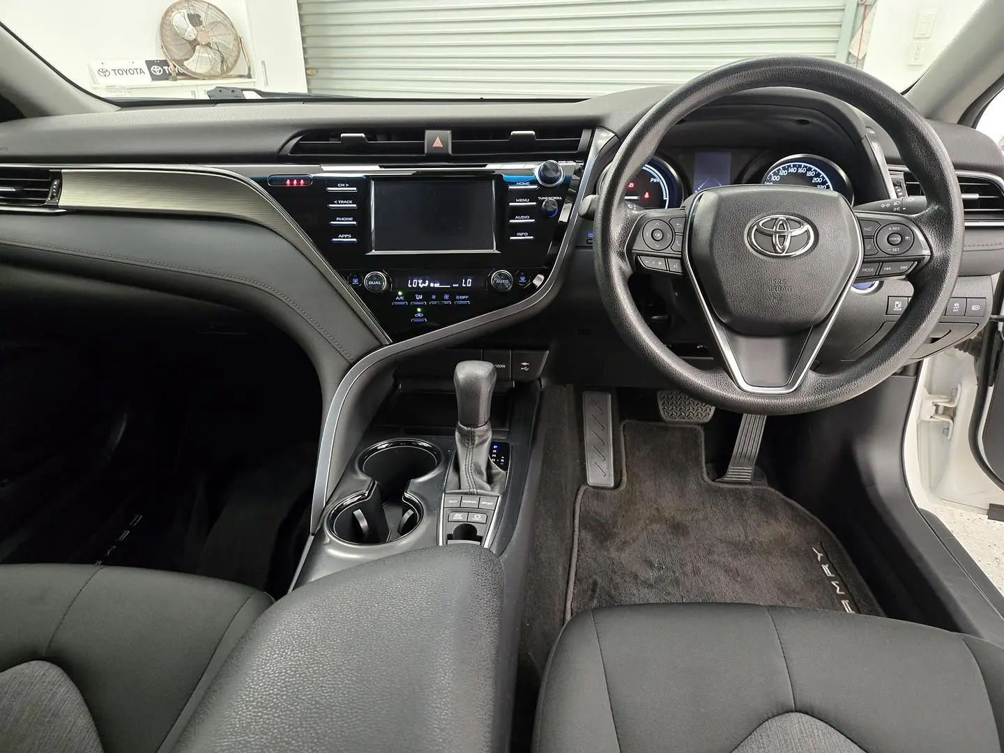 2019 Toyota Camry Gallery Image 26