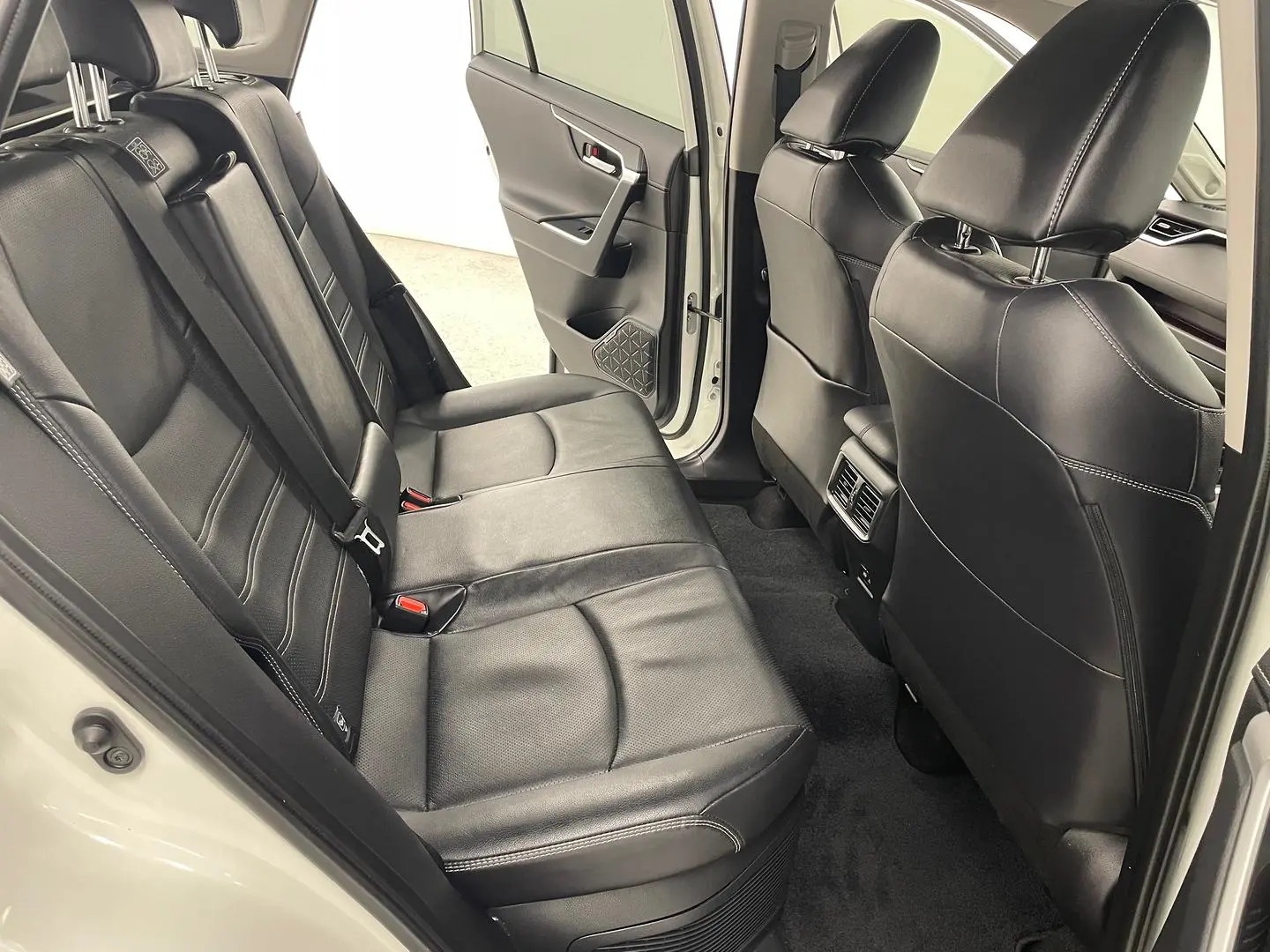 2022 Toyota RAV4 Gallery Image 21