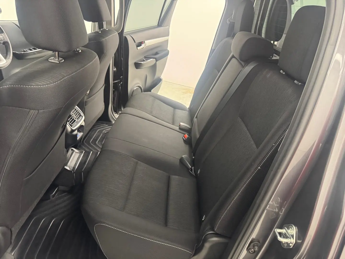 2025 Toyota Hilux Gallery Image 31