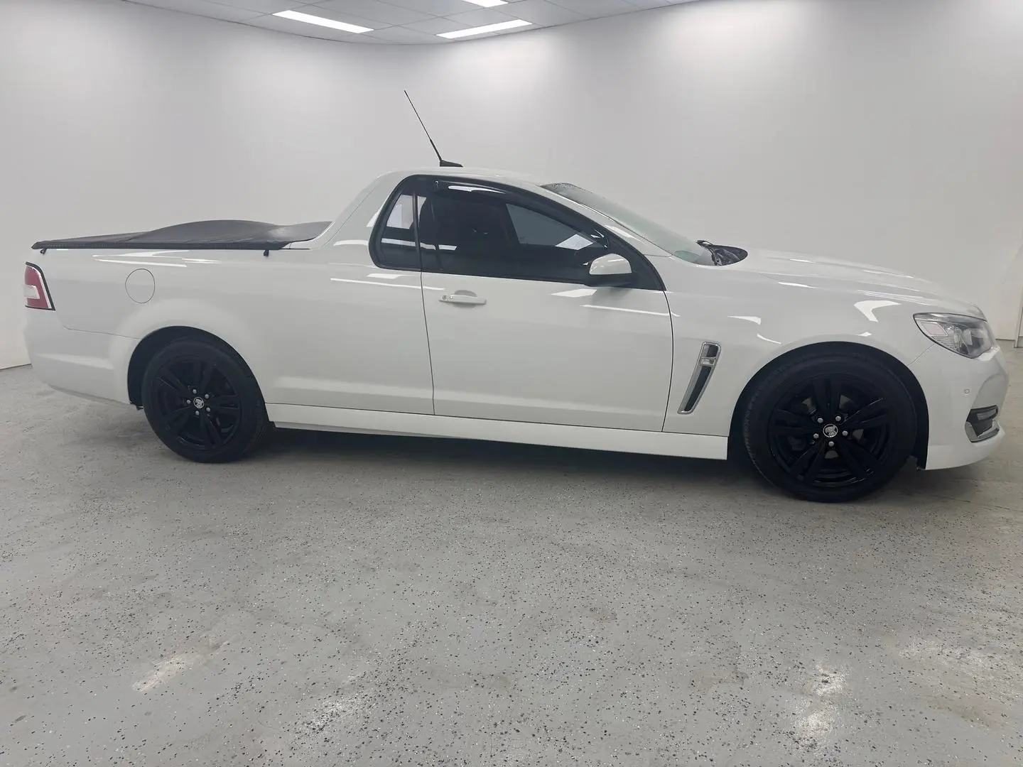 2016 Holden Ute Gallery Image 2