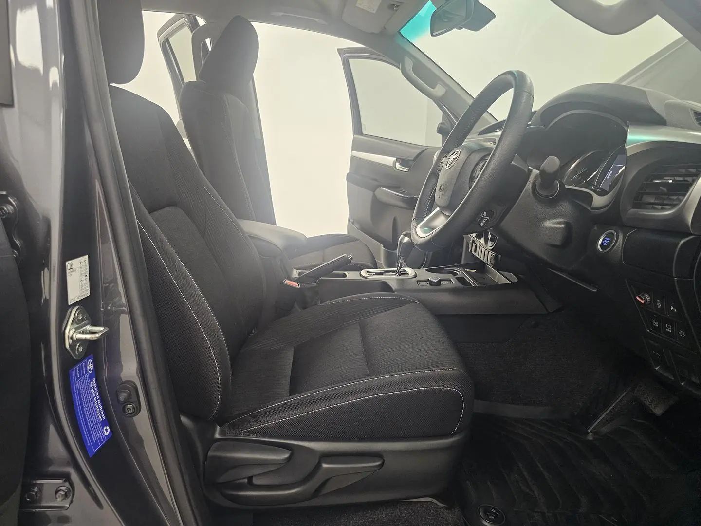 2024 Toyota Hilux Gallery Image 23