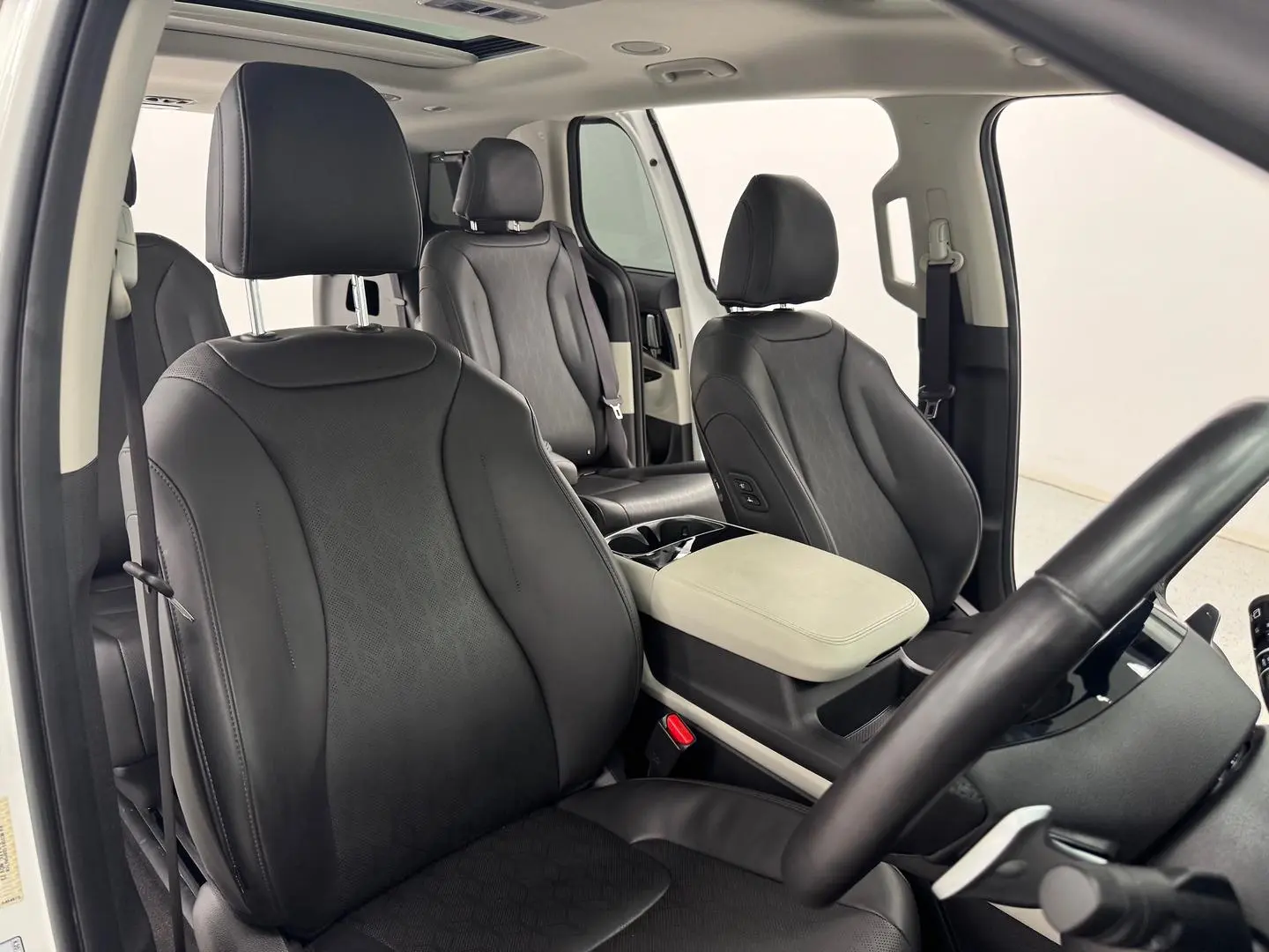 2023 Kia Carnival Gallery Image 25