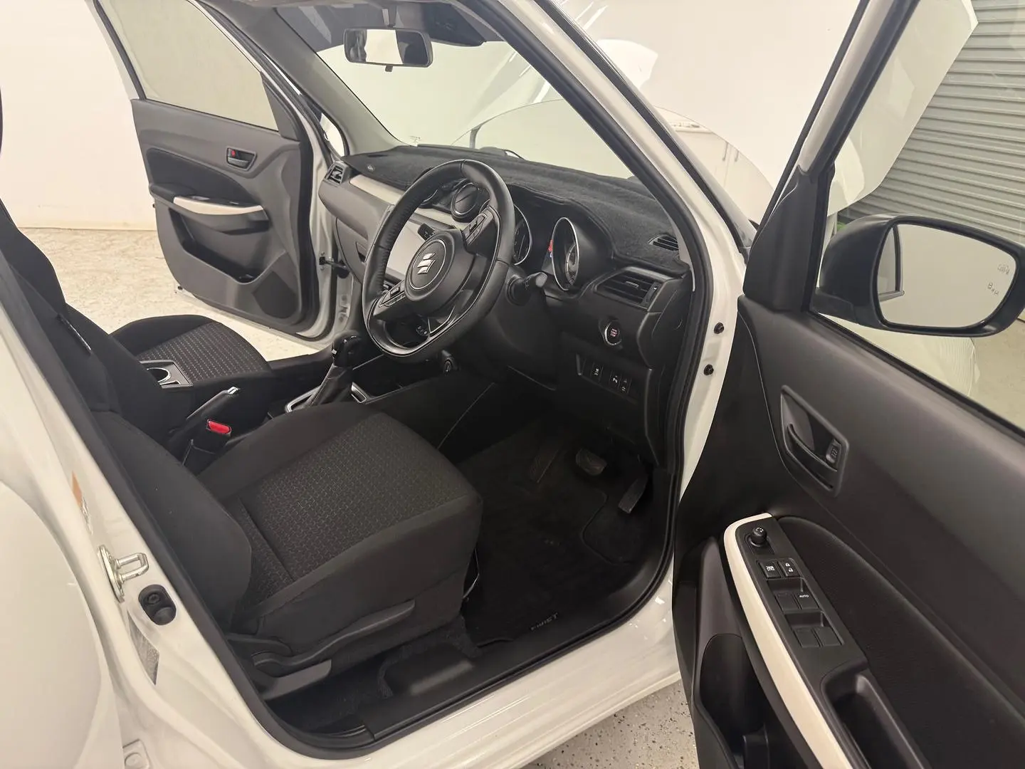2022 Suzuki Swift Gallery Image 18